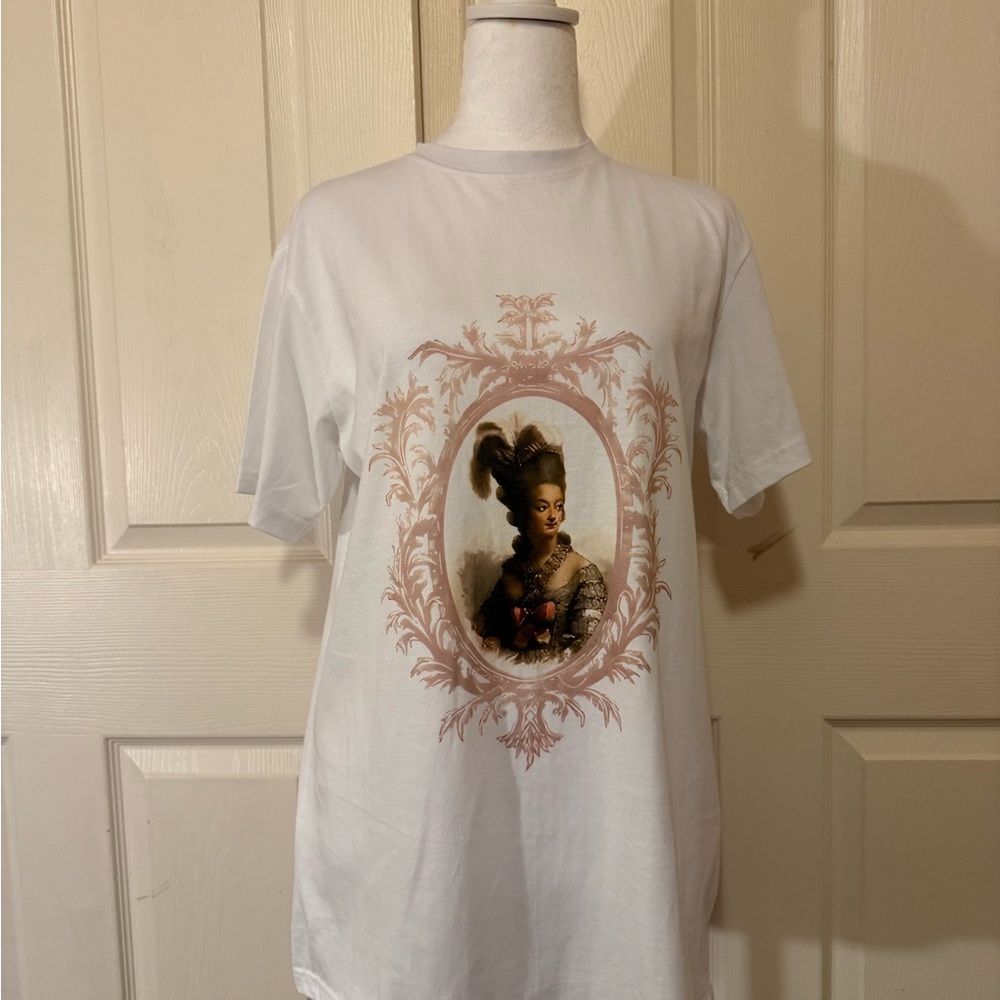Shabby Chic White Short Sleeve Graphic Tee with Vintage Marie Antoinette Design - Picture 3 of 7